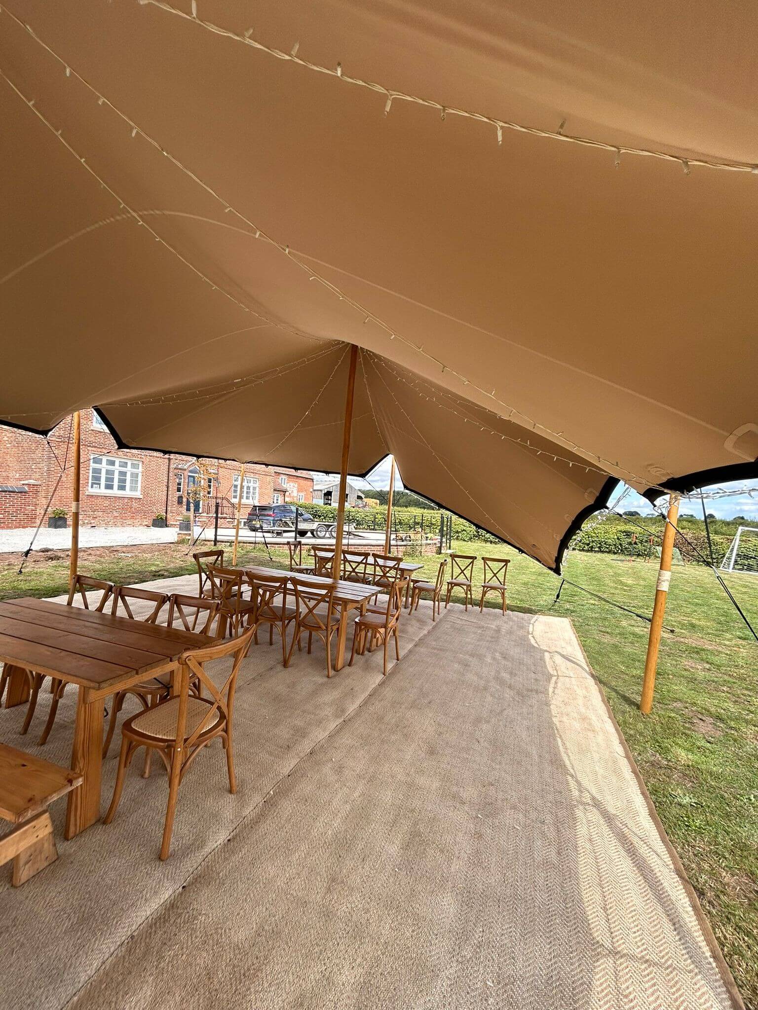 Stretch tent